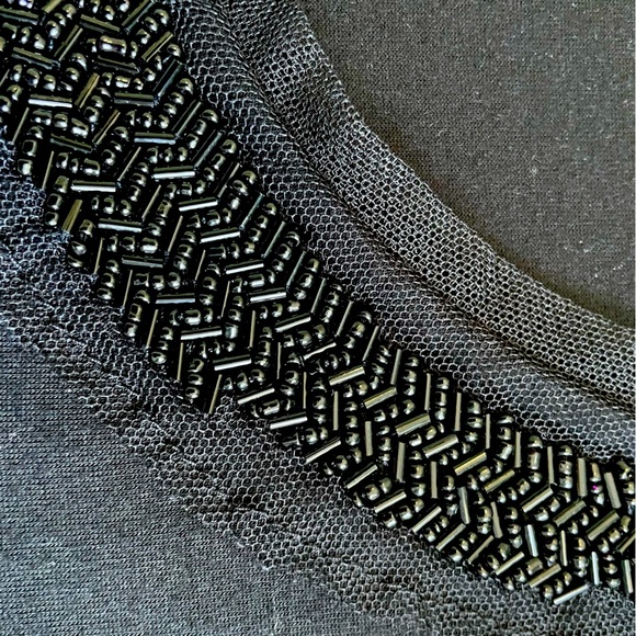 Banana Republic Beaded Scoop Neck Short Sleeve Top Women’s Size Small EUC - Picture 3 of 4